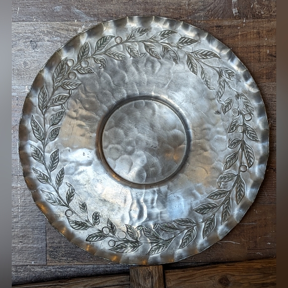 Vintage Forged Aluminum Intaglio Design By E. M. P #807 Serving Tray - Picture 6 of 10